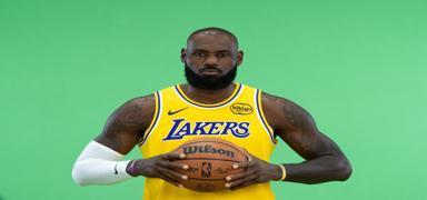 Geri say�m ba�lad�! LeBron James sahaya geri d�n�yor