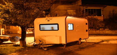 S�nd�rg�'da halk tedirgin: Deprem karavanlara y�neltti