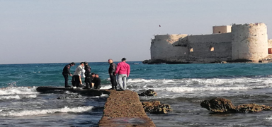 Sahilde korkun� anlar! Denizde ��rp�nan gen� kurtar�lamad�