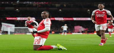 Kuzey Londra derbisinde Eze �ov! Arsenal liderli�ini 4 golle peki�tirdi
