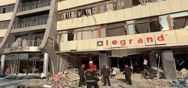 Azerbaycan'�n kalbinde 5 katl� i� merkezinde patlama