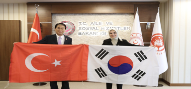 Bakan G�kta�, G�ney Kore Vatanseverler ve Gazi ��leri Bakan� Oheul ile g�r��t�