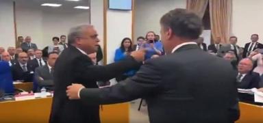 CHP'deki kavga Meclis'e s��rad�