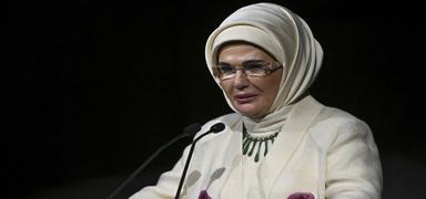 Emine Erdo�an'dan G�ney Afrika ziyareti payla��m�