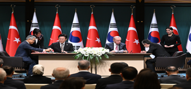 T�rkiye ve G�ney Kore'den n�kleer g��te stratejik ortakl�k... Bakan Bayraktar: �lkelerimiz i�in hay�rl� olsun