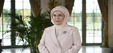 Emine Erdo�an: Kad�na y�nelik �iddet, toplumun d�zenini bozan bir k�r�lmad�r