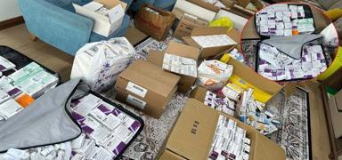 �stanbul'da yetkisiz sat�� yapan eczane de�ifre edildi! Binlerce ilaca el konuldu