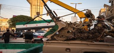 Suriye'de i� sava��n yaralar� sar�l�yor: 10 y�l aran�n ard�ndan ilk!