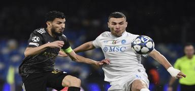 Karaba�, Napoli'ye tak�ld�