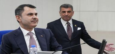 CHP'li vekilden Bakan Kurum'a deprem b�lgesi i�in �vg� dolu s�zler