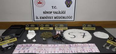 Sinop'ta zehir tacirlerine ge�it verilmedi: 7 ki�iye tutuklama