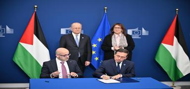 �spanya'dan kal�c� bar�� i�in iki devletli ��z�m vurgusu