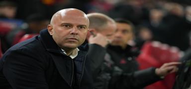 Liverpool y�netimi Arne Slot'un arkas�nda duruyor