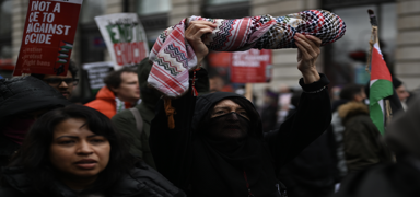 Londra'da on binler Filistin i�in y�r�d�! �srail'e silah sat���na tepki