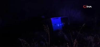 Siirt'te otob�s devrildi: 17 yaral�