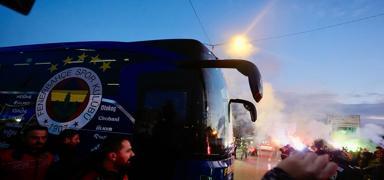 Fenerbah�e, derbi i�in stada giri� yapt�