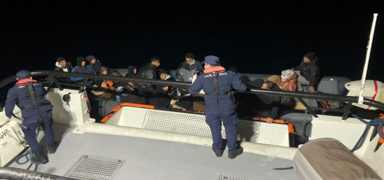 Bodrum'da lastik bottaki 8'i �ocuk 31 d�zensiz g��men kurtar�ld�