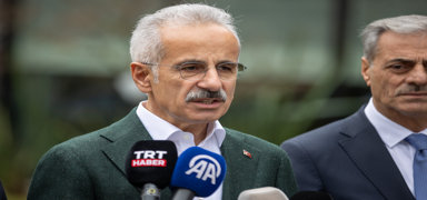 Bakan Uralo�lu: 10 milyondan fazla engelli yolcumuz �cretsiz seyahat hakk�ndan yararland�