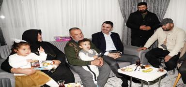 Depremdeki g�zya�lar� yeni evlerinde mutlulu�a d�n��t�