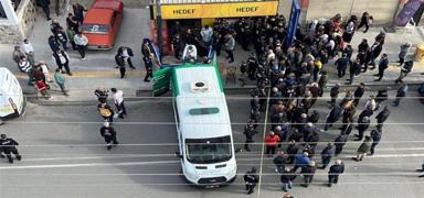 �nce kom�ular�n� ard�ndan b�feciyi �ld�rd�