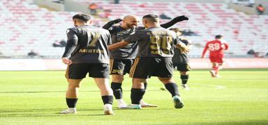 Alia�a, kupada ilk kez gruplara kald�