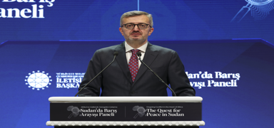 Sudan'da Bar�� Aray��� Paneli... �leti�im Ba�kan� Duran konu�tu