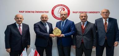 Rauf Denkta� �niversitesi ile Prof. Dr. Fuat Sezgin Vakf� aras�nda Bilim Tarihi ��birli�i Protokol� imzaland�