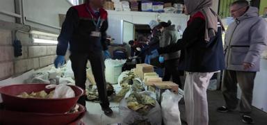 Sat��a haz�rl�yorlard�! Kilolarca bozuk peynir ele ge�irildi