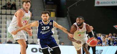 Manisa'da kazanan Bah�e�ehir Koleji oldu