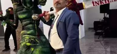 �stanbul'da 'heykel' provokasyonu