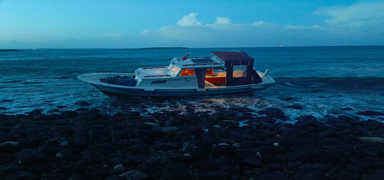 �anakkale'de karaya oturan teknedeki 2 ki�i kurtar�ld�