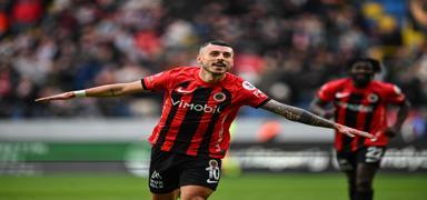 Gen�lerbirli�i 3 puan� 3 golle ald�