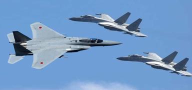 J-15 ve F-15 havada kar�� kar��ya geldi