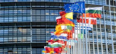 Dondurulmu� Rus varl�klar� Ukrayna'ya kaynak olacak