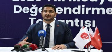 Taha Akg�l'den 'kad�n g�re�ine' �vg�: G��s�m�z� kabartt�lar