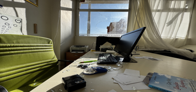 Aile hekimli�ine ta�l� sald�r�! Doktoru hedef alan not bulundu