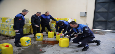 Sahte firmayla binlerce bidonluk vurgun! Ay�i�e�i ya�� diye su satm��lar