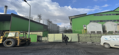 Afyonkarahisar'da ya� fabrikas�nda yang�n