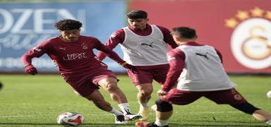 Galatasaray, Antalyaspor mesaisine ba�lad�