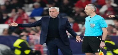 Mourinho'nun Benfica's� evinde Napoli'yi 2 golle ge�ti