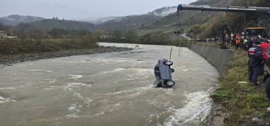 Vefat eden annesi i�in mezar yeri bakacakt�... Ac� olay