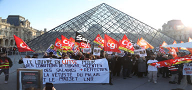 Louvre M�zesi'nde grev krizi: Ziyarete kapat�ld�