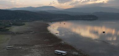 Tarihi d����: Sapanca'da su seviyesi dibe vurdu