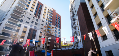 Bakanl�k, �stanbul'u d�n��t�r�yor! Yeni Mahalle Evleri Projesi'nde anahtarlar sahiplerine verildi