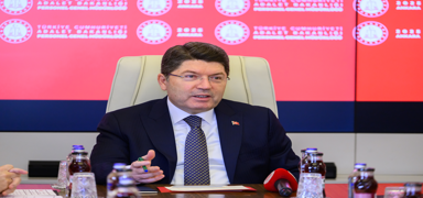 Bakan Tun�: 17-25 Aral�k'taki kirli senaryolar� tarihin ��p sepetine att�k