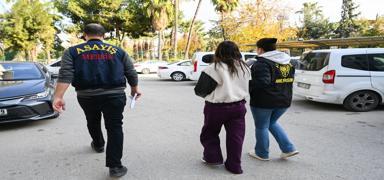 Ev soyguncular� polisten ka�amad�