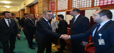 �leti�im Ba�kan� Duran, parlamento muhabirlerini ziyaret etti