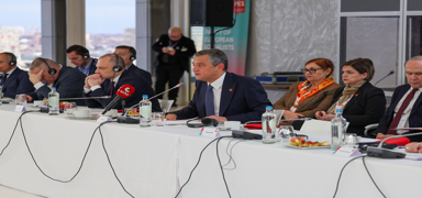 T�rkiye'yi yurt d���na �ikayet eden �zg�r �zel'e tepki ya�d�: �ok k�t� bir sicil