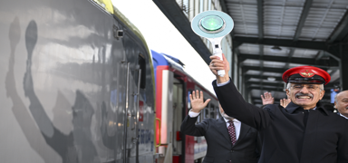 Bakan Uralo�lu'ndan onlarca ��renciye m�jde