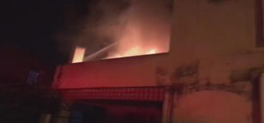 Hatay'da facian�n e�i�inden d�n�ld�: M�stakil ev alevlere teslim oldu